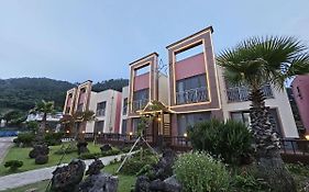 Red Castle Pension